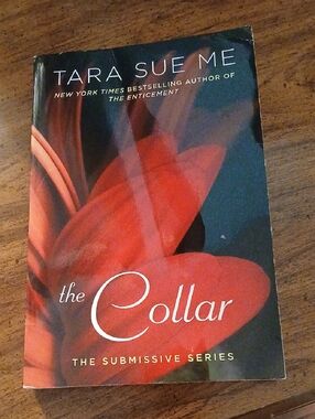 Original Penguin Women's Book Cover in Red and Black